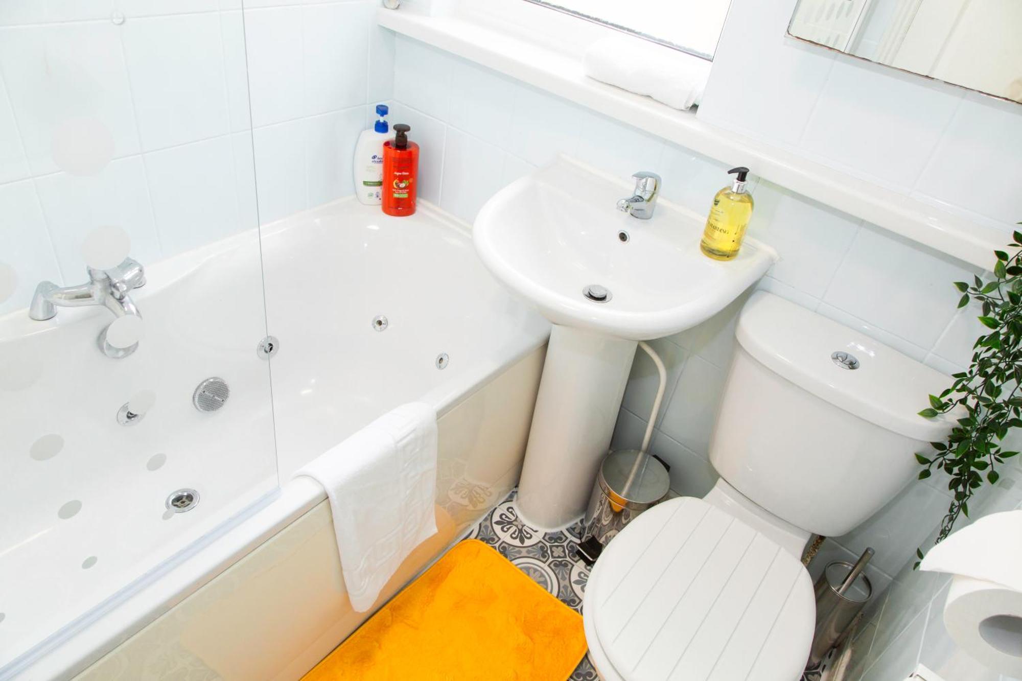 Newly Launched 3 Bedroom House With Free Parking Litherland Luaran gambar