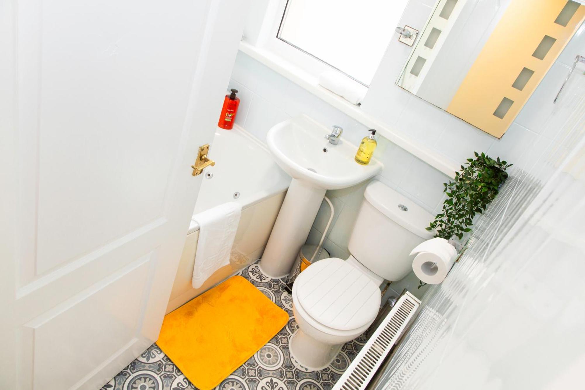Newly Launched 3 Bedroom House With Free Parking Litherland Luaran gambar